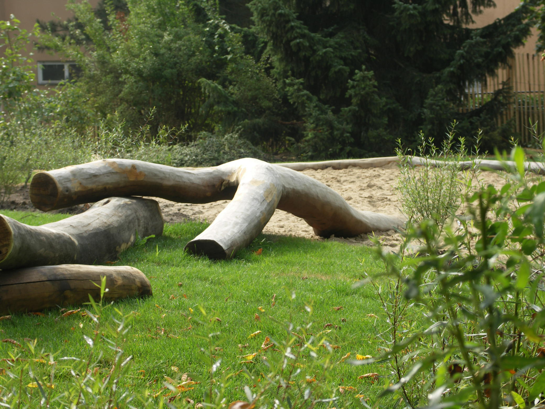 Das Reservat Berlin: Gartengestaltung, Gartenbau, Gartenpflege - KONICA MINOLTA DIGITAL CAMERA